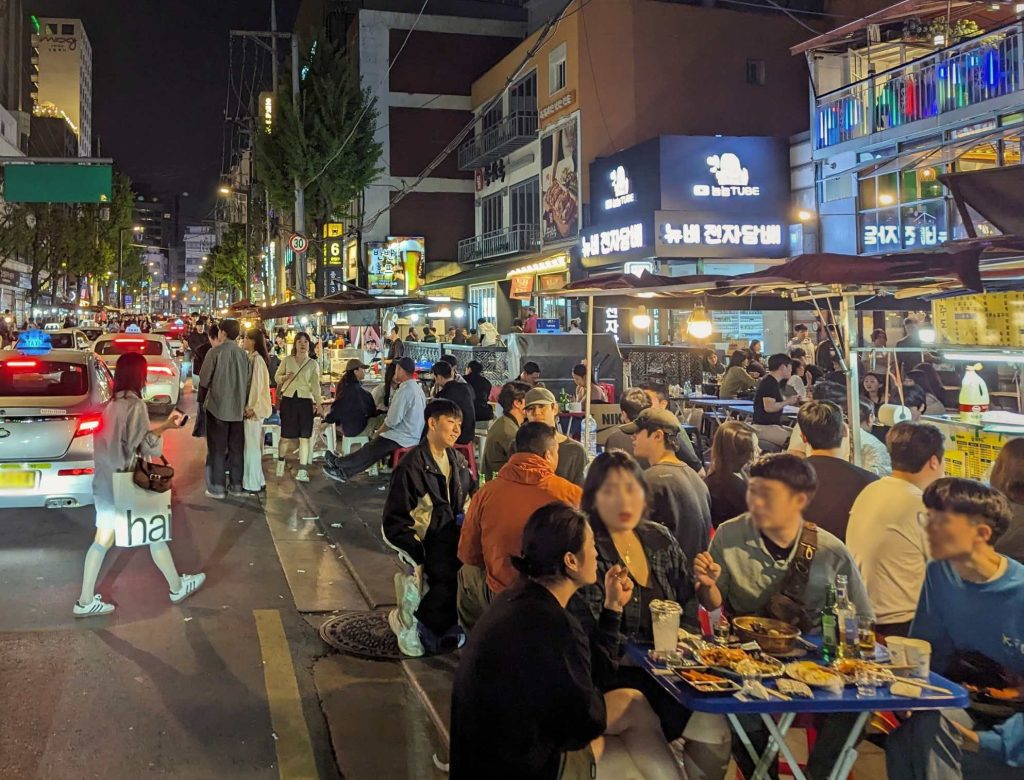 street dining near Jongno 3-ga Station